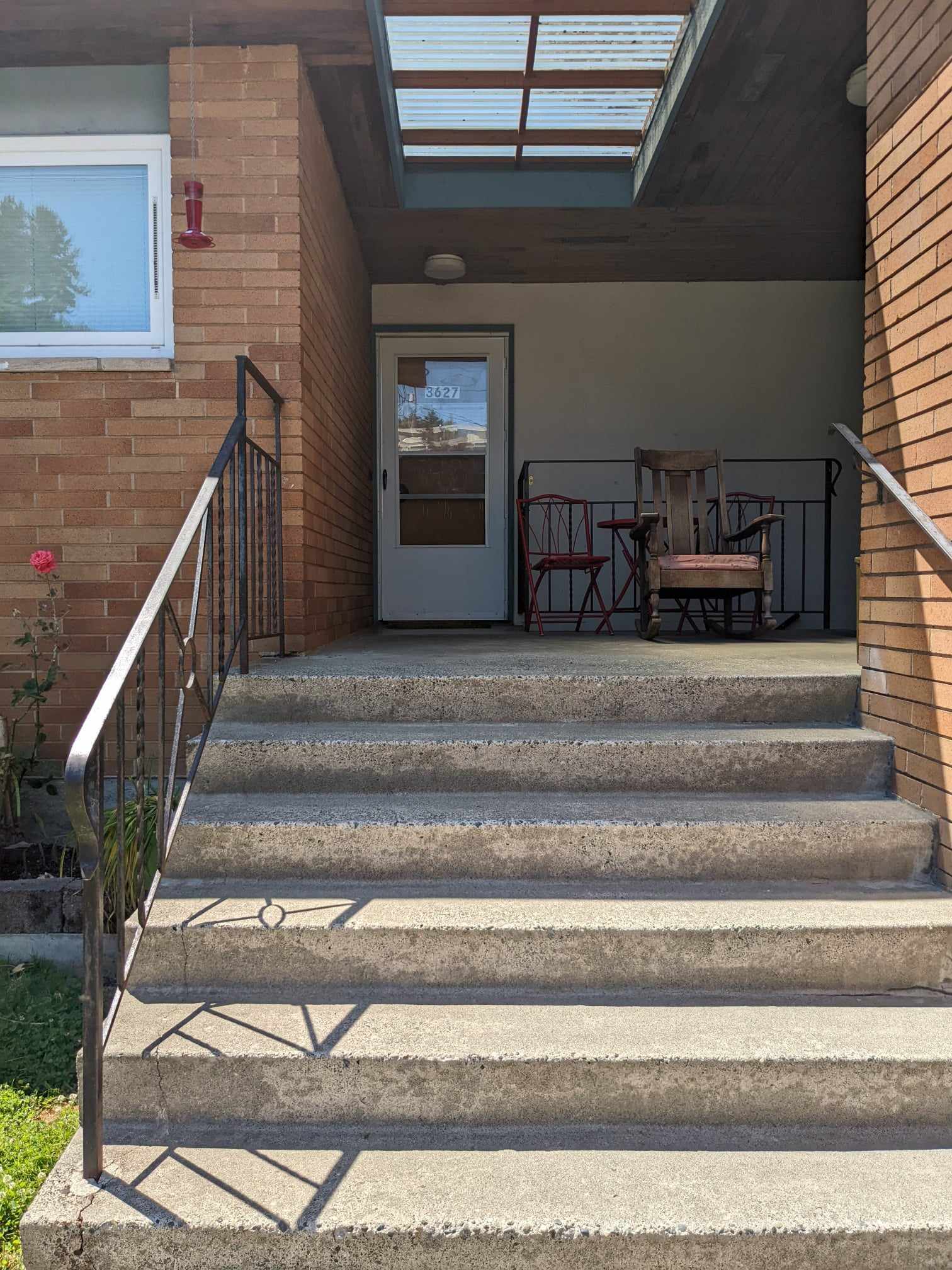 Steps into Entry - 3627 14th Ave W