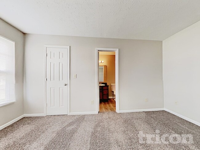 Building Photo - 1082 Sunmeadow Cir