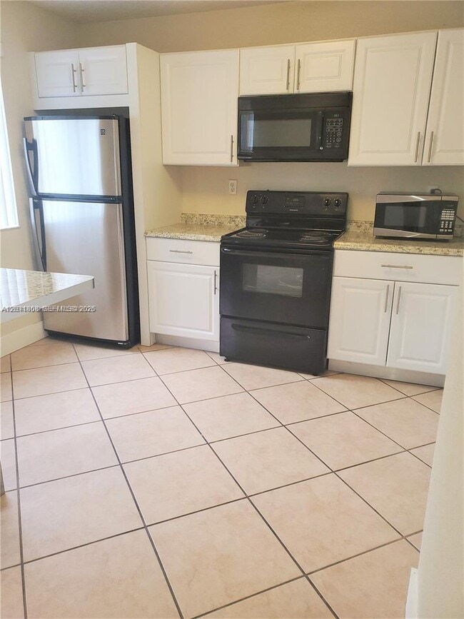 Building Photo - 15250 SW 134th Pl