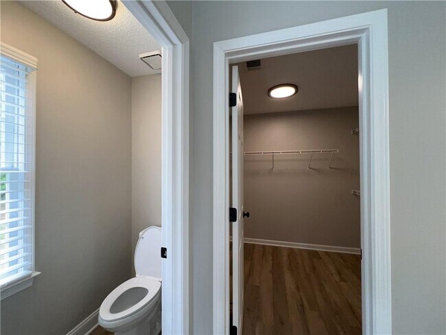 Building Photo - 12560 Crabapple Chase Dr
