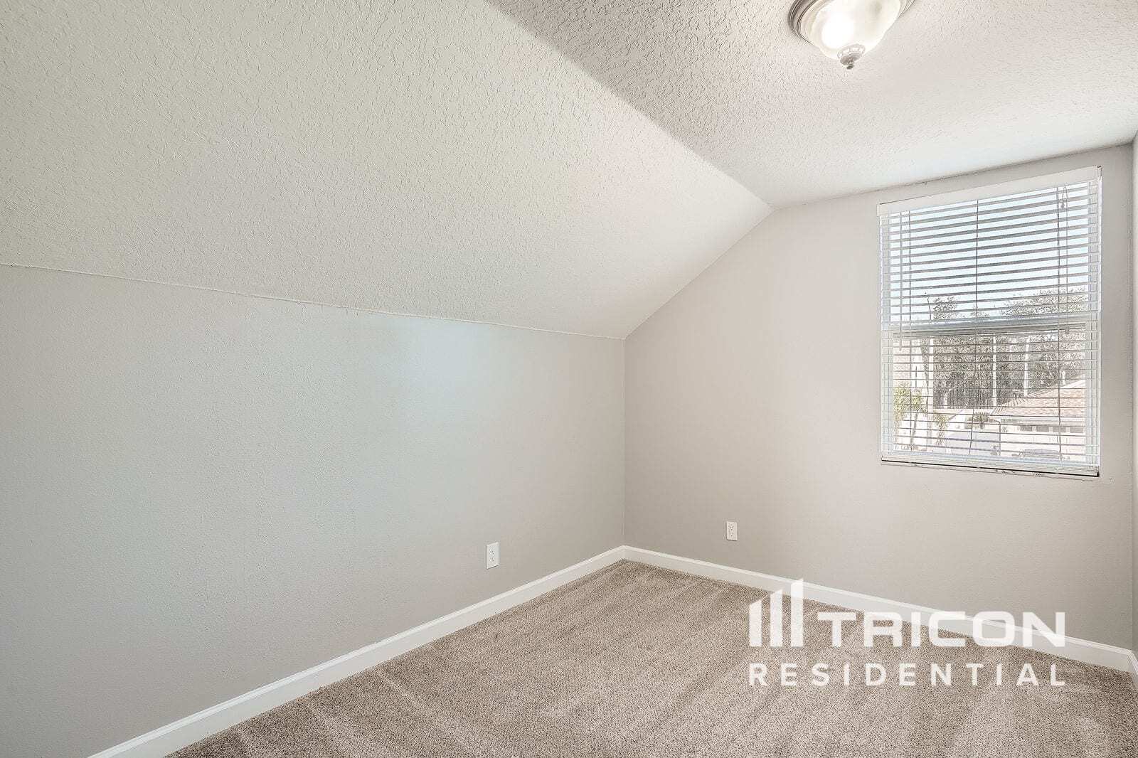 Building Photo - 1648 Harbor Oaks Dr