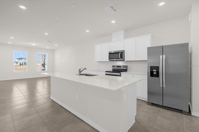 Building Photo - 16246 Merry Aly