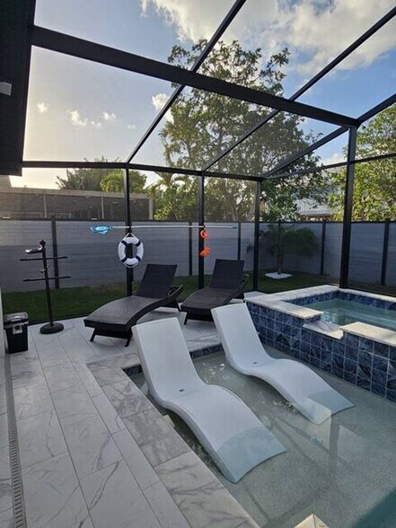 Building Photo - Beautiful 2 Bedroom 2 Bath In Naples