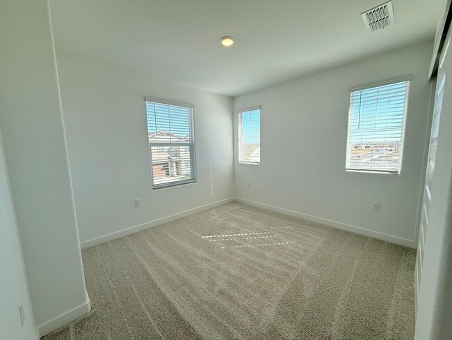 Building Photo - 10370 Bayson Wy