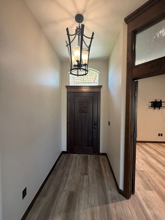 Building Photo - 3 bed plus office, Neighborhood amenities include a neighborhood pond, Pool and playground!