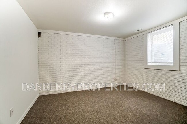 Building Photo - 3565 Turret Green Dr