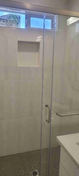 Building Photo - 8820 Noeline Ave