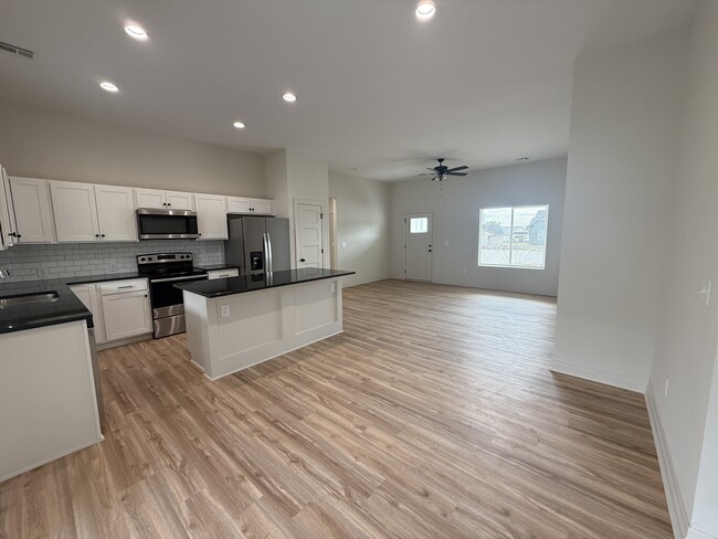 Building Photo - 1823 Liam Ct