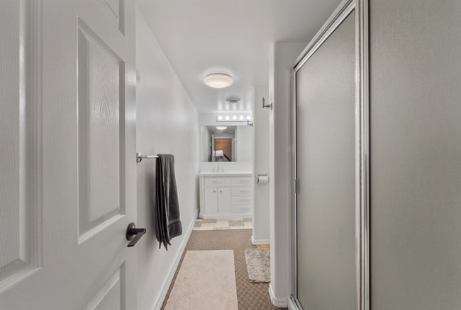 Building Photo - 4949 Rau Ln