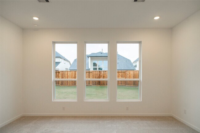 Building Photo - 31026 Sun Vly Dr