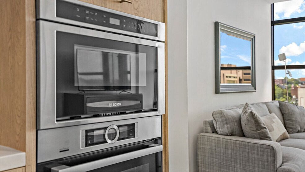 Building Photo - 1947 Vermont Ave NW