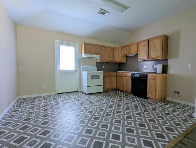 Building Photo - 12115 Royal Green Dr