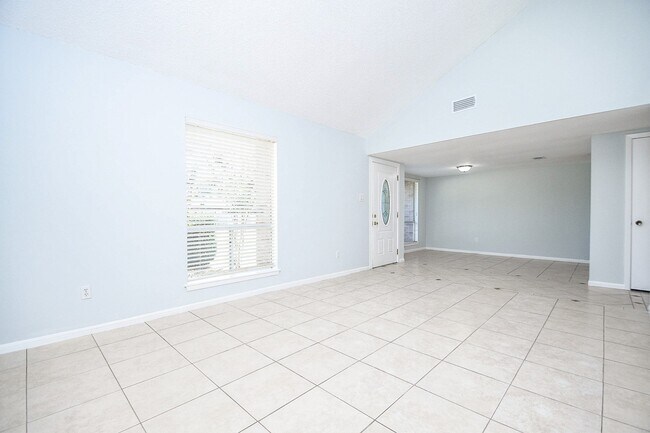 Building Photo - 2430 Long Reach Dr