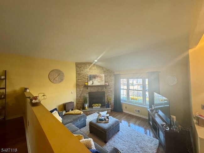 Building Photo - 174 Carson Ct