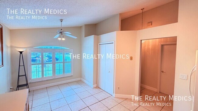 Building Photo - 10725 Brice Ct