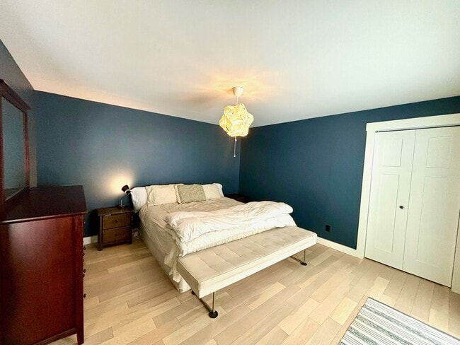 Building Photo - Bright & Airy Home Near Brettun’s Pond – Scenic Views & Modern Comfort