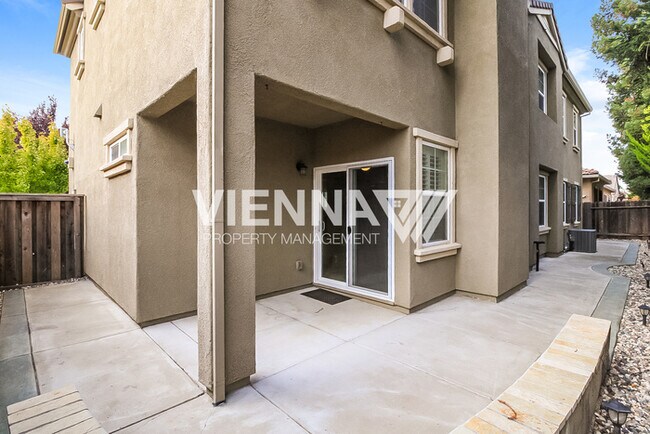 Building Photo - 7933 Collins Isle Ln