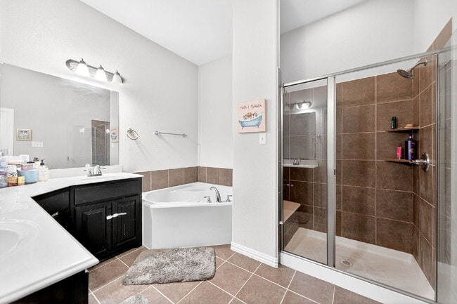 Building Photo - Well-Maintained Home in Irving – Convenient Location & Comfortable Living