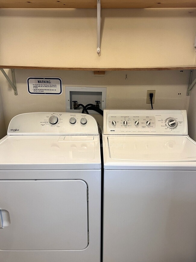 Building Photo - 5589 Tamworth Dr