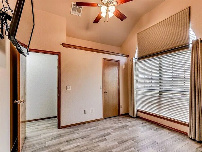 Building Photo - 4012 Morning Star Dr