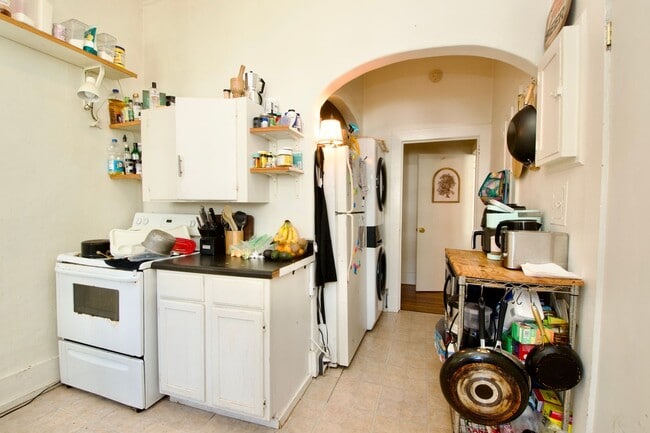 Building Photo - Charming 2-Bedroom Duplex in Prime Auburn ...