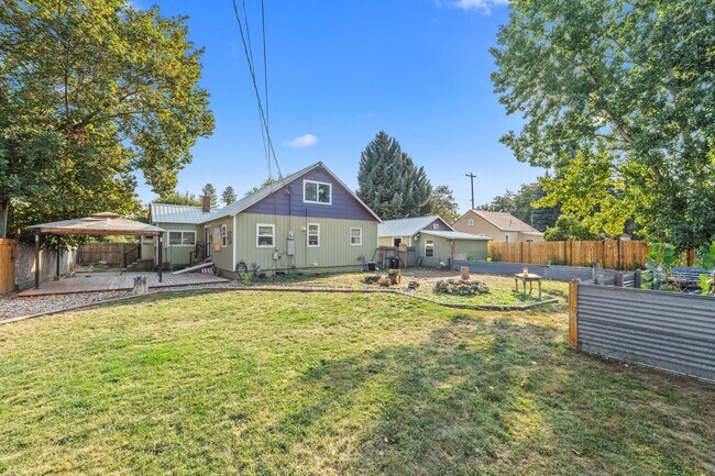 Building Photo - 206 W Jenkins Ave