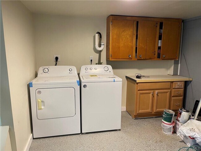 Building Photo - 7 Bonnie Brae Ave