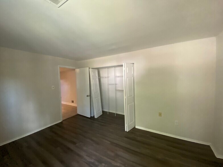 Bedroom 4 (downstairs) - 4616 Twinbrook Rd