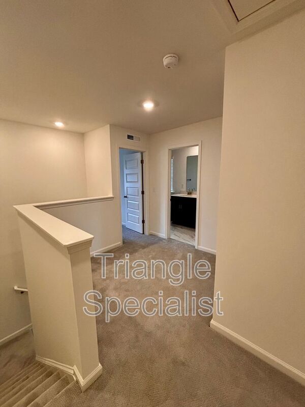 Building Photo - 10514 Brookside Reserve Rd