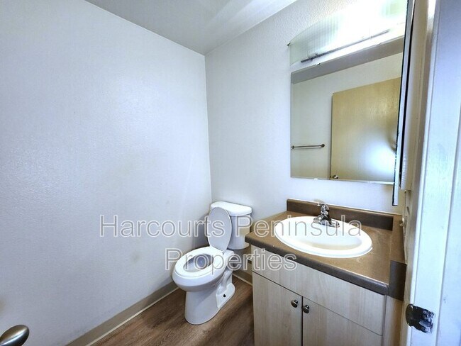 Building Photo - 45 NE Torval Canyon Rd