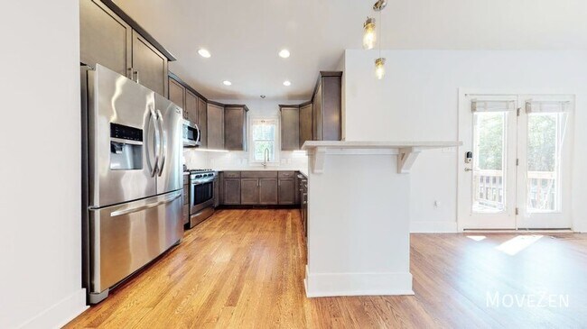Building Photo - 822 E Lenoir St