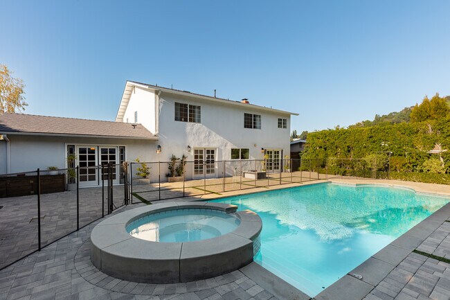 Building Photo - 3156 Dona Emilia Dr