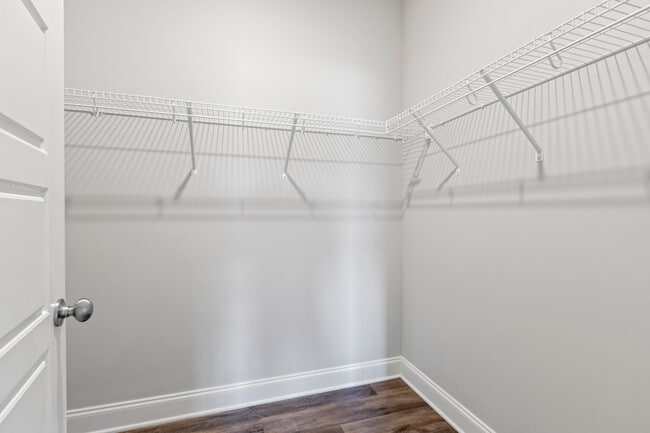 Building Photo - 1428 Gatewood Pl
