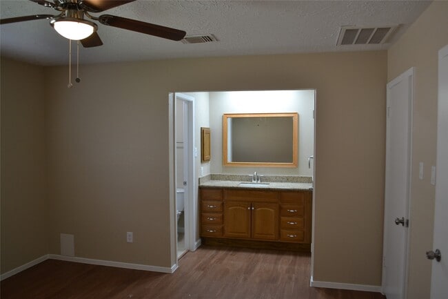 Building Photo - 4830 Diehlwood Pl