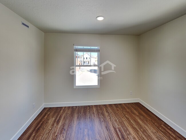 Building Photo - 6062 W Arranmore Dr