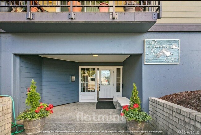 Building Photo - 8720 Phinney Ave N