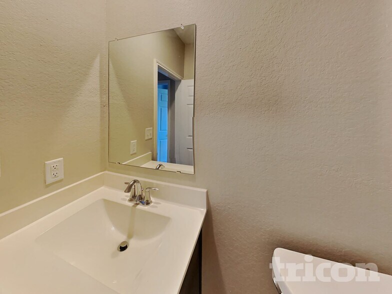 Building Photo - 10355 Dunlap