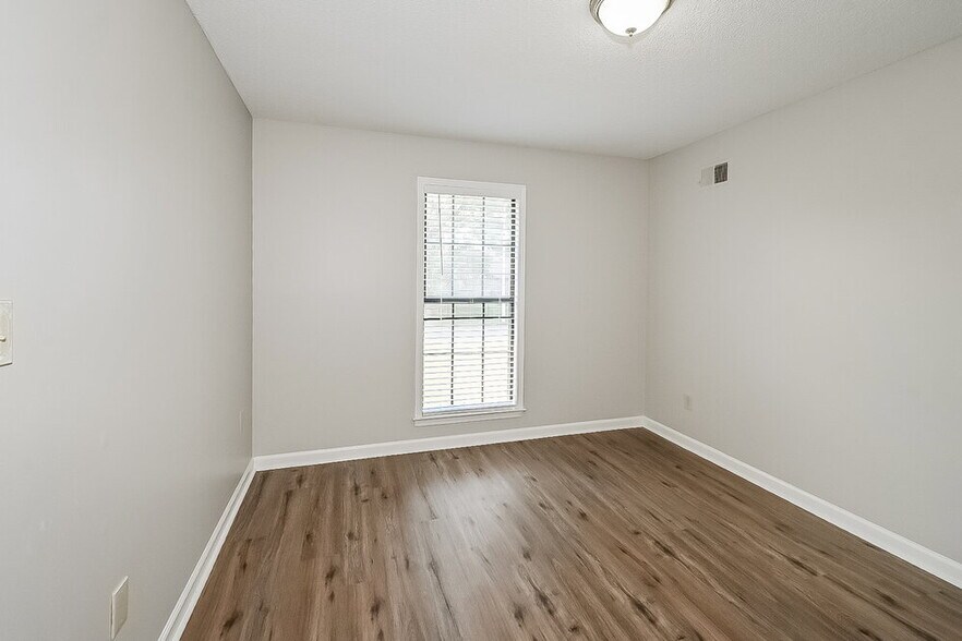 Building Photo - 4860 Water Fowl Ln
