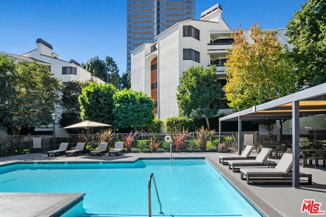 Building Photo - 2131 Century Park Ln