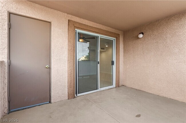 Building Photo - 1150 N Buffalo Dr