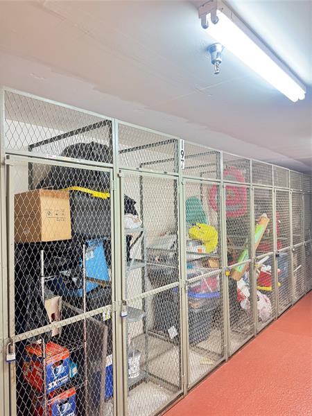 Building Photo - 204 Brighton E