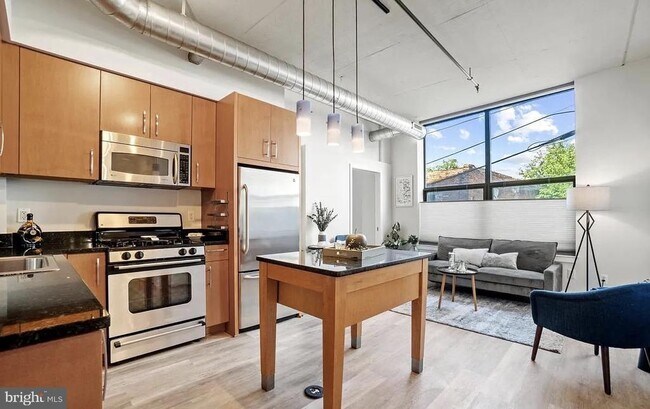 Primary Photo - 2301 Champlain St NW