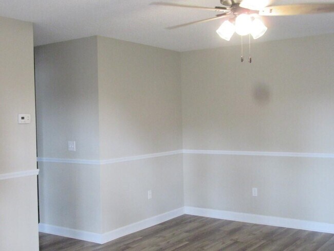 Building Photo - 1324 Waterway Dr