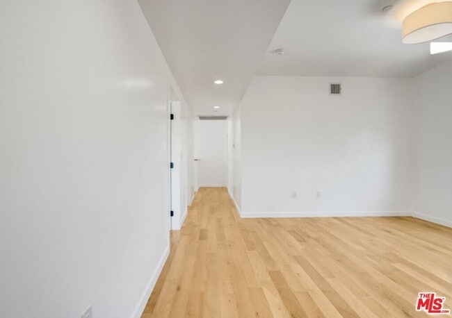 Building Photo - 3641 Greenwood Ave