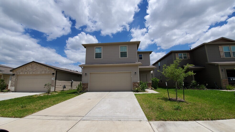 Building Photo - 12323 Skyview Amber Court