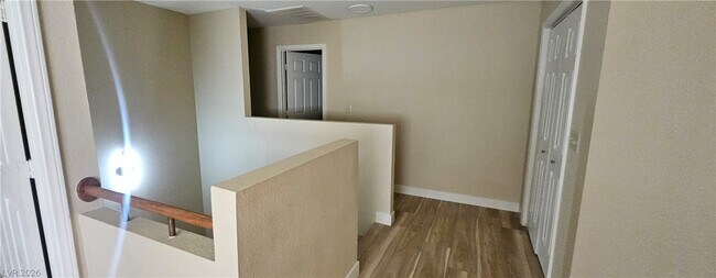 Building Photo - 313 Beethoven St