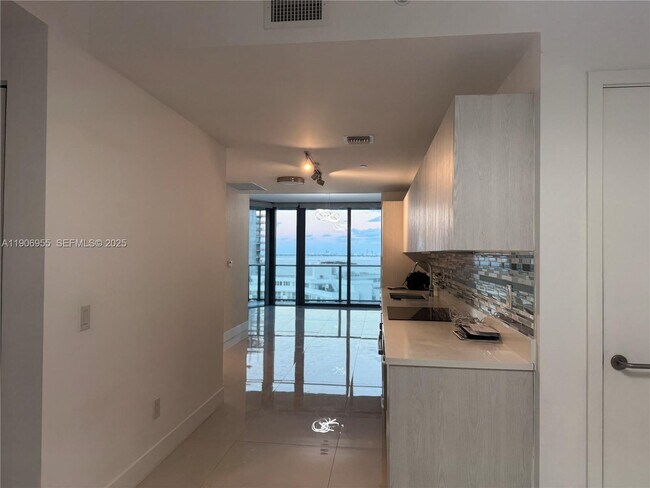 Building Photo - 501 NE 31st St