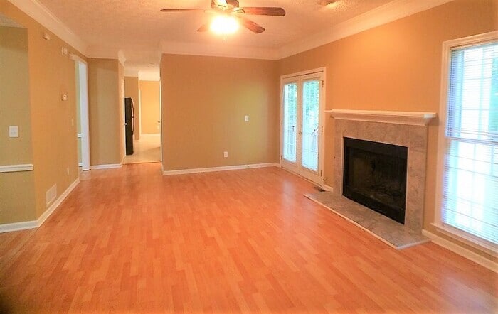 Building Photo - 2213 McQuiston Dr