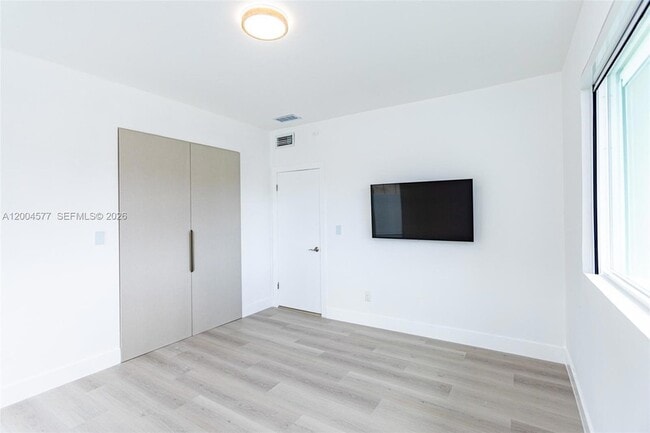 Building Photo - 1690 Daytonia Rd