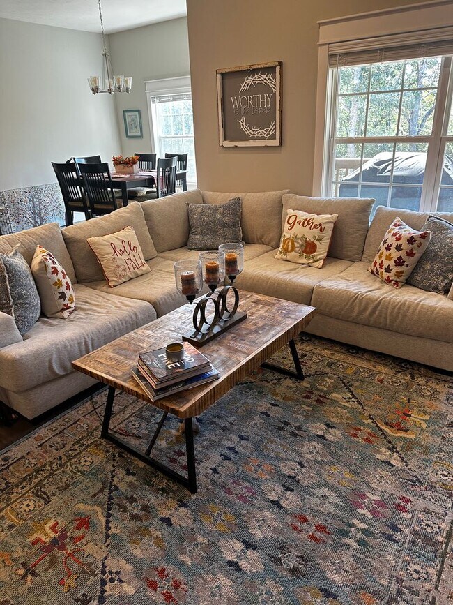 Building Photo - ****MOVE-IN SPECIAL**** Gorgeous 4Bedroom ...